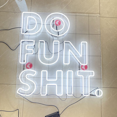 หลอดแก้วนำแสงนีออนแบบยืดหยุ่นได้ป้ายไฟนีออนขึ้น CE