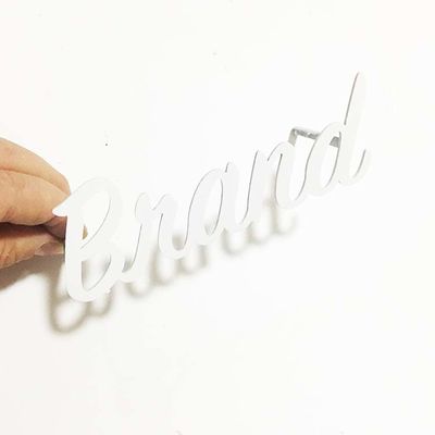 ป้ายตัวอักษรโลหะสีขาวตัดเรียบขัดเงาป้ายตัวอักษรช่อง SS304