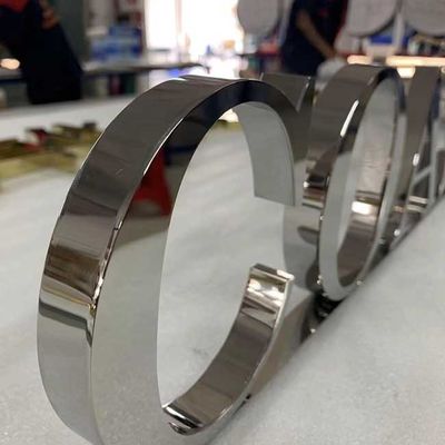 ตัวอักษรตัวอักษรหน้าร้านป้ายกระจกเงินหนา 2 ซม. ประดิษฐ์ตัวอักษรโลหะ