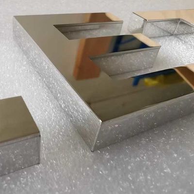 ตัวอักษรตัวอักษรหน้าร้านป้ายกระจกเงินหนา 2 ซม. ประดิษฐ์ตัวอักษรโลหะ