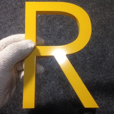 ป้ายตัวอักษรอะคริลิคคริสตัล 3 มิติขนาด 15 มม. โลโก้พิมพ์ UV ปลอดสารพิษ