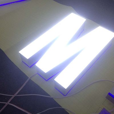 ป้ายหน้าร้านอะคริลิคติดผนัง 3-5 มม. ด้านหน้าไฟช่องตัวอักษรสำหรับร้านค้า