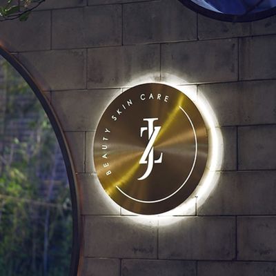 โลหะสแตนเลสรอบกล่องไฟ Led โลโก้ที่กำหนดเอง 3d สว่าง