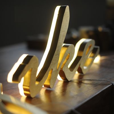 ป้ายหน้าร้านเรืองแสงโลหะ 3 มิติความหนา 5-20 ซม.