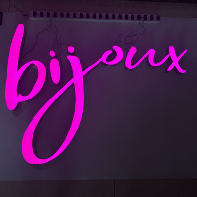 ODM อาคาร Cursive Letters 3d Letter Sign Metal Illuminated Board Acrylic