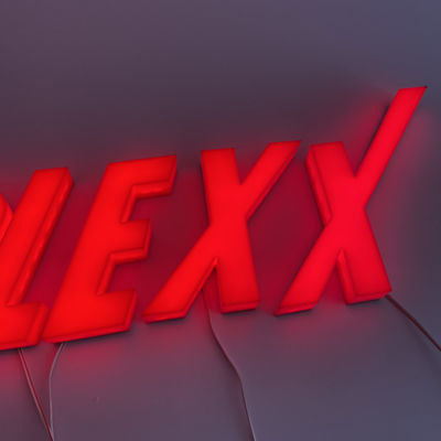 ป้ายตัวอักษร 3 มิติ ลายกราฟฟิตี้ ตัวอักษรเย็น Dc12v 5ซม