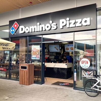 ป้ายตัวอักษร LED อายุการใช้งาน 50,000 ชั่วโมง พร้อมแหล่งจ่ายไฟ Meanwell ให้แสงสว่างและประสิทธิภาพป้ายธุรกิจระยะยาว