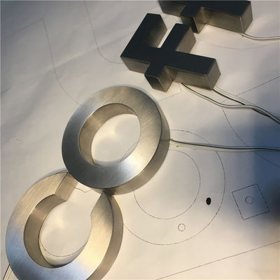 เรซิ่นอะคริลิ Backlit Channel Letters ปรับแต่งแปรง Chromed 12VDC