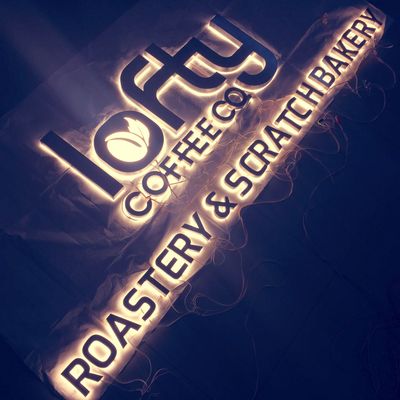 เรซิ่นอะคริลิ Backlit Channel Letters ปรับแต่งแปรง Chromed 12VDC