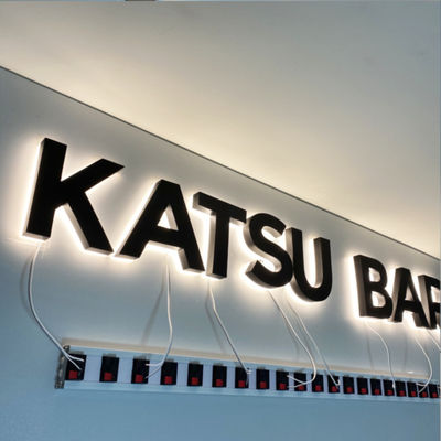 ป้ายเคลือบสีดำ 3D Backlit HIGHSPAN ป้ายโลโก้สแตนเลส