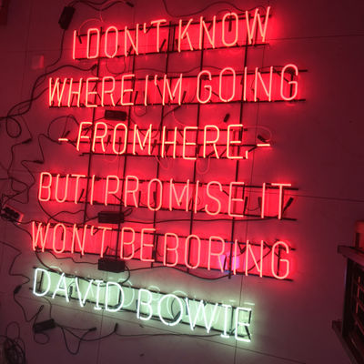 ร้านตกแต่งกรอบโลหะป้ายไฟนีออนคำสำหรับผนัง