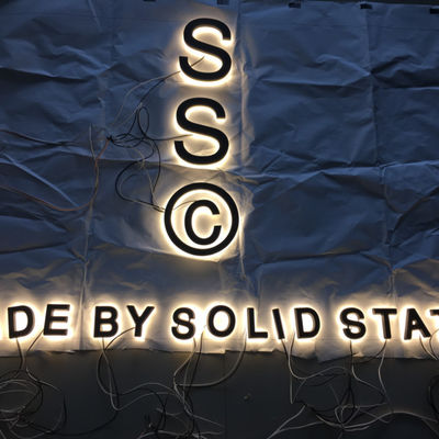 ตัวอักษรกลางแจ้ง Led Letter Lights ป้าย Halo Lit Sign Letters