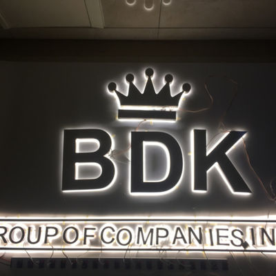 ตัวอักษรกลางแจ้ง Led Letter Lights ป้าย Halo Lit Sign Letters